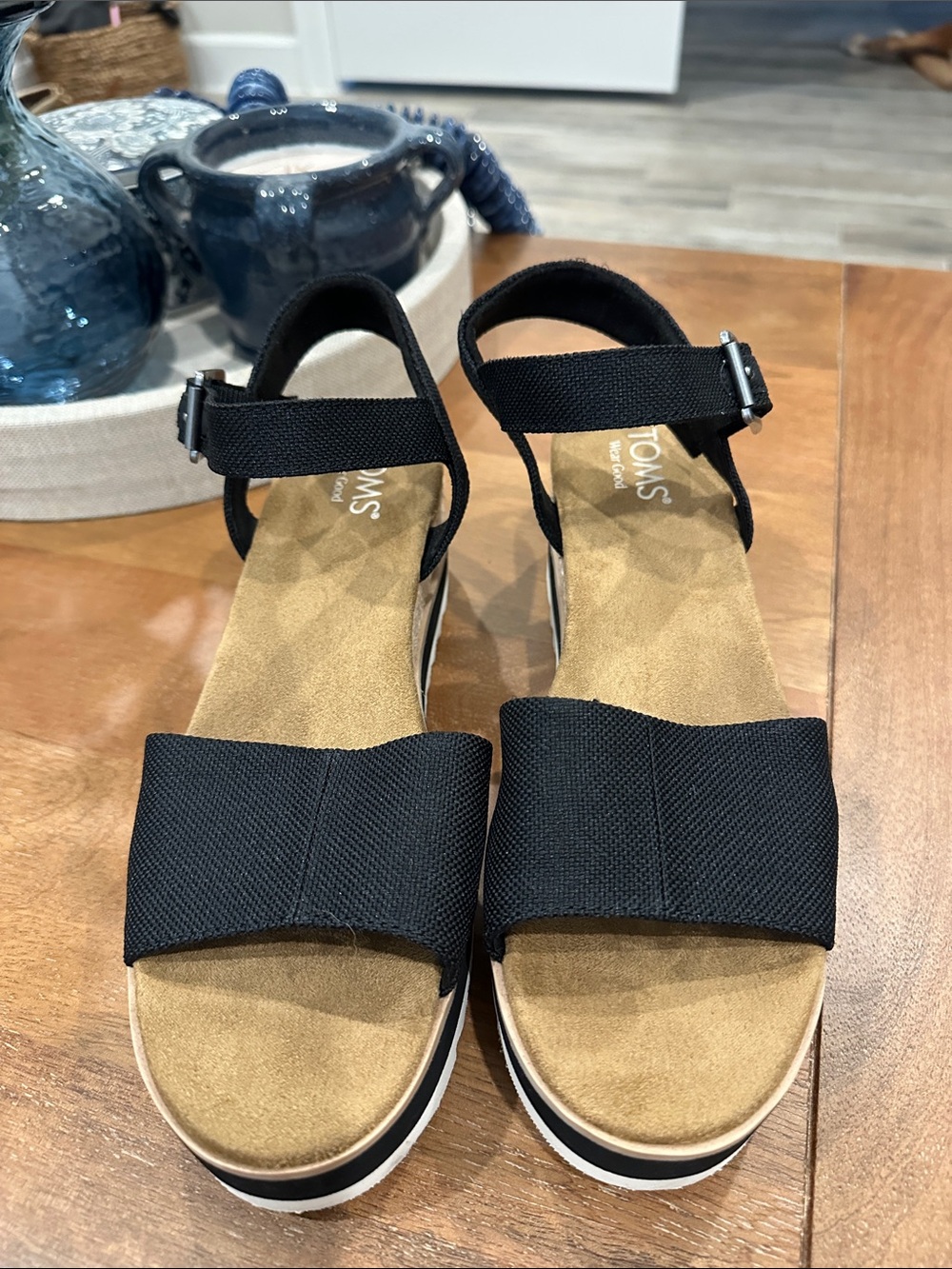 Like New Toms Black Strappy Platform Wedge Sandals - Picture 2 of 9